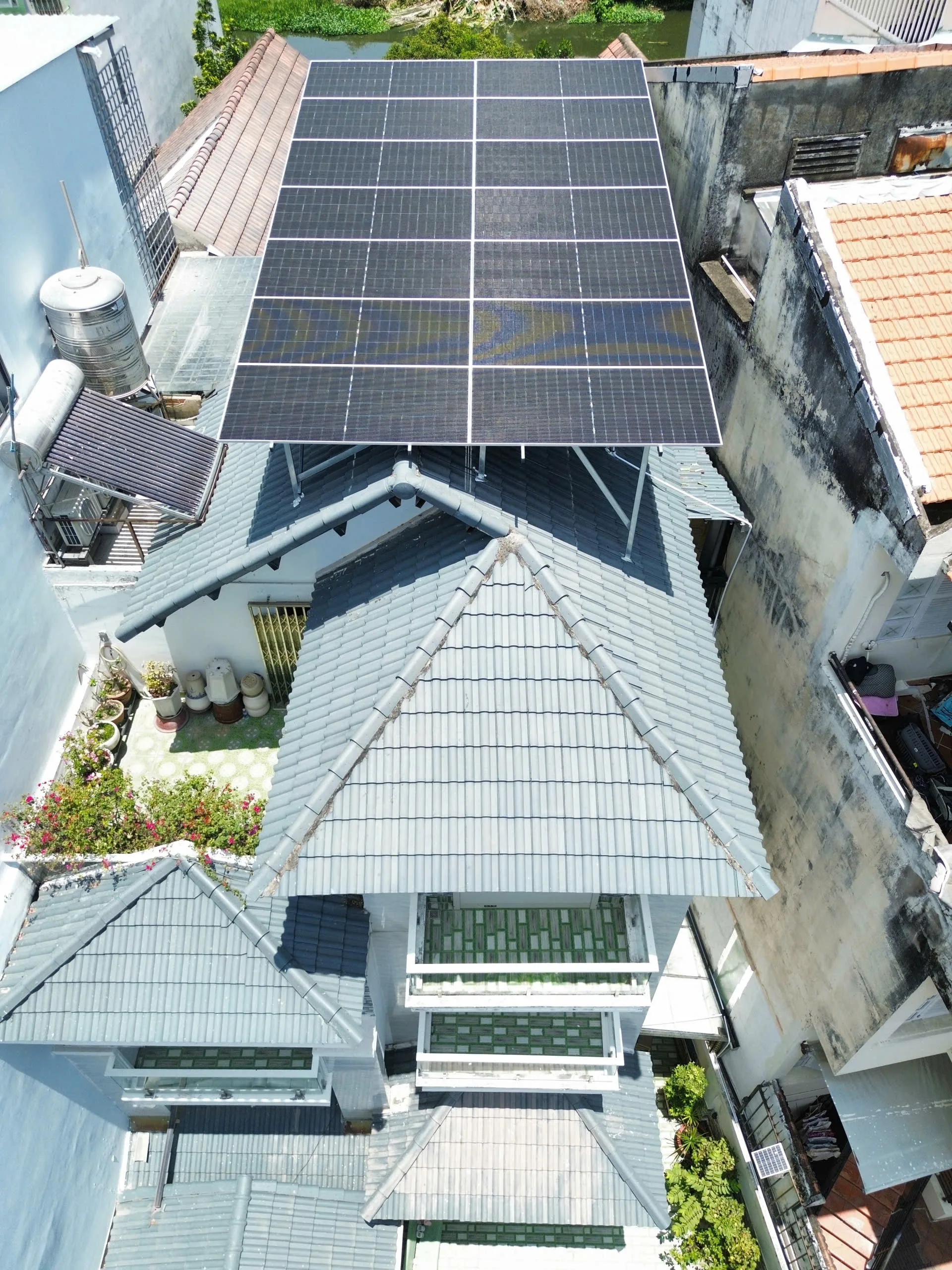 Hệ điện mặt trời biệt thự — Bình Thạnh — ảnh 1